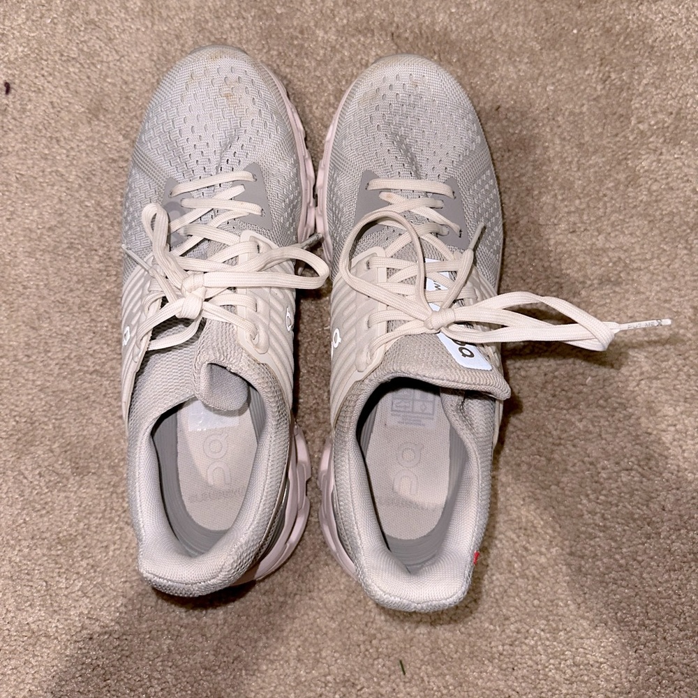 Oncloud running shoe